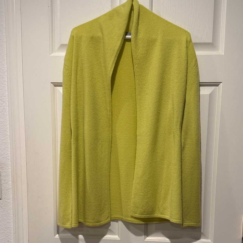 Neiman Marcus Chartreuse Cashmere Basic Open Card… - image 1